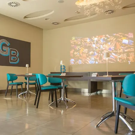 نوفوتيل إيست أريكي 4*