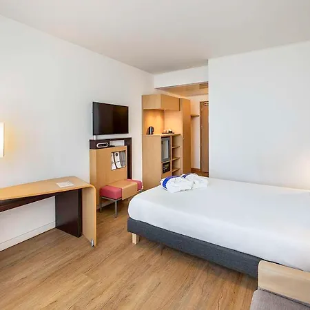 فندق نوفوتيل إيست أريكي 4*