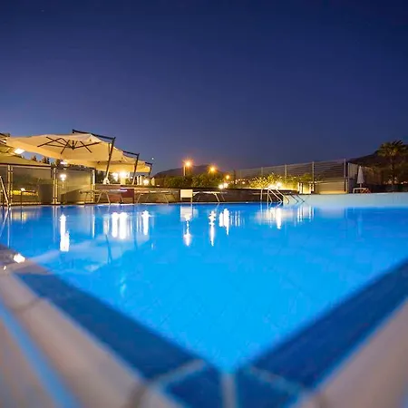 نوفوتيل إيست أريكي 4* ساليرنو