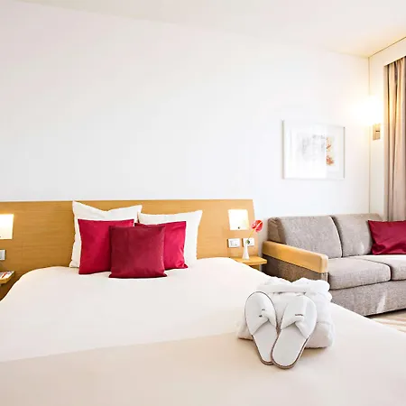 Novotel Est Arechi 4*