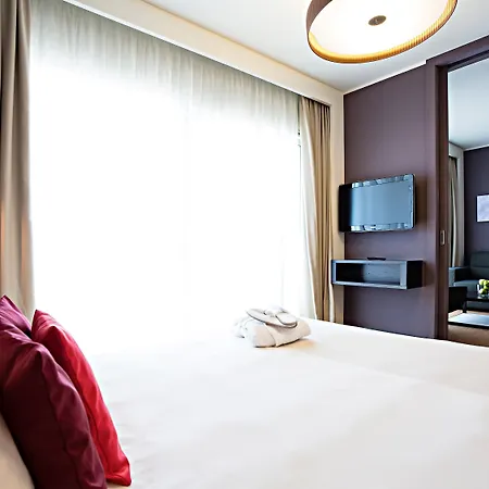 Hotel Novotel Est Arechi 4*