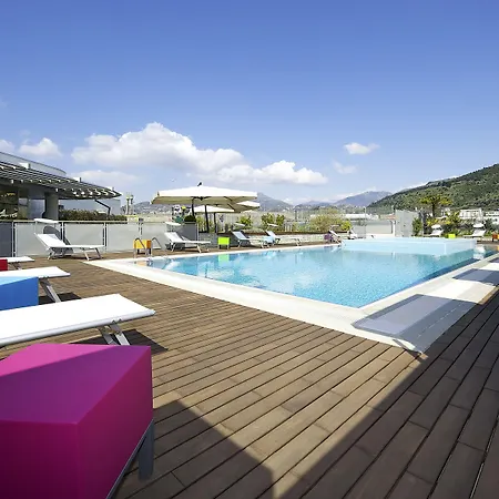 Отель Novotel Est Arechi