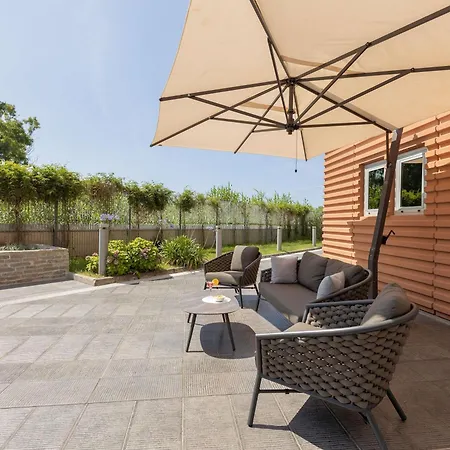 Novotel Est Arechi 4*