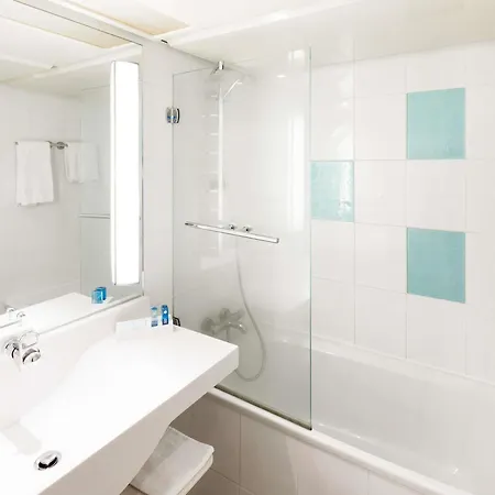 Novotel Est Arechi Hotel 4*